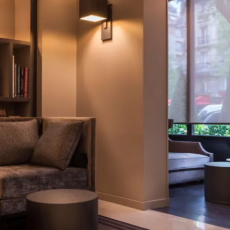 La Des Ternes Hotell 4*