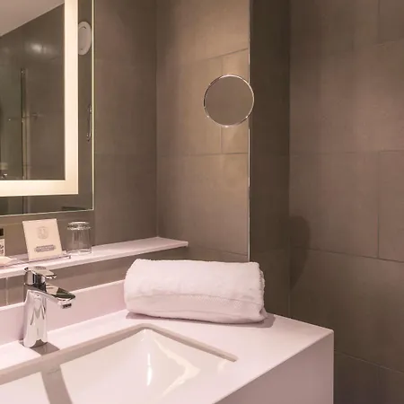 Hotell La Des Ternes 4*