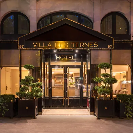 Hotel La Des Ternes 4*