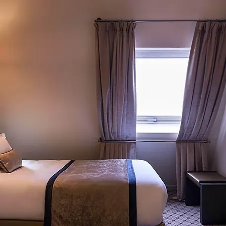 La Des Ternes Hotel 4*