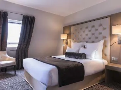 La Des Ternes Otel 4*